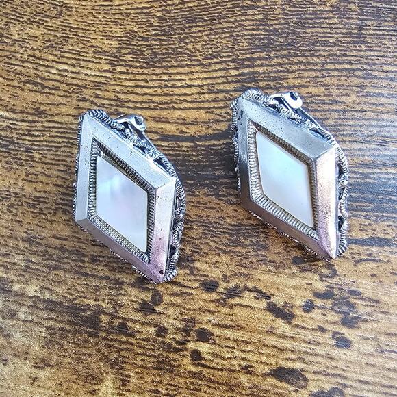 Pair of Vintage 1990s Clip On Earrings Diamond Shape Silver Tone - Picture 1 of 4